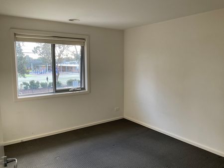 8/256 Waiora Road, Macleod - Photo 3