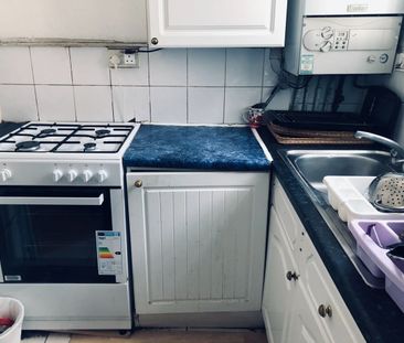 Room in a Shared Flat, Green Street, E13 - Photo 5