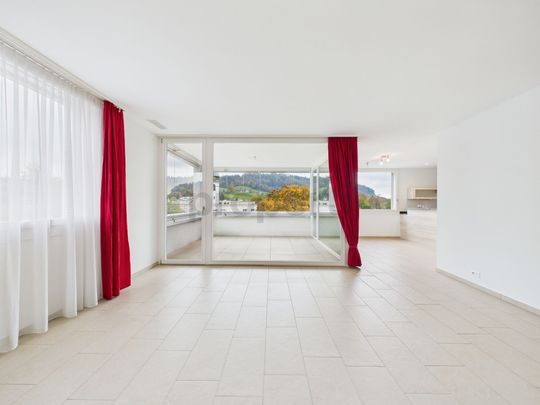 Moderne 4.5 Zimmerwohnung mit grosszüger Loggia in Wald - Foto 1