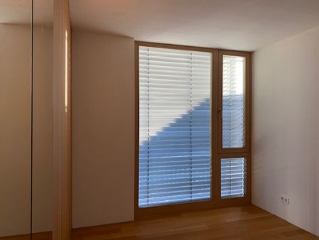 YOUNG & URBAN LIVING - Photo 3