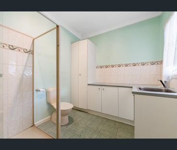 *** Large Home ~ 3 Bdrm ~ 2 Bath ~ 2 Lounge PLUS Ducted Heating and... - Photo 1