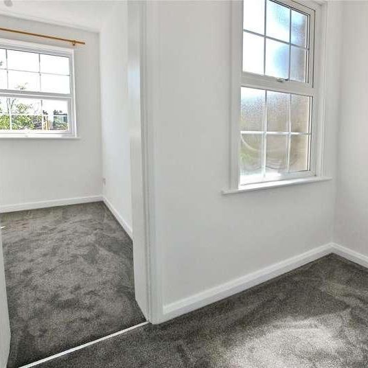 Roman Road, Chelmsford, Essex, CM2 - Photo 1