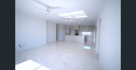 Stunning Brand New Built Family Home In Edenbrooke Estate - Photo 4