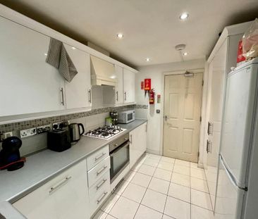 1 bedroom in a house share to rent - Photo 5
