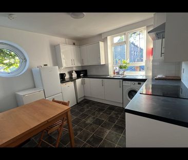 4 Bed Flat, Farjeon House, NW6 - Photo 4
