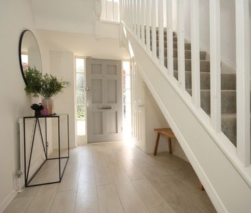 Castle Road, Woking - Photo 1