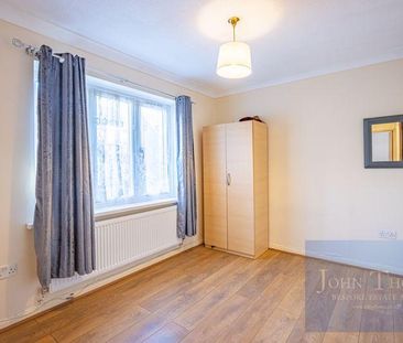 4 bedroom detached house to rent - Photo 3