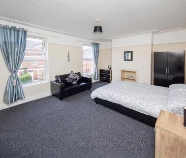 Room 3, 4 Candahar Street, Belfast, BT7 3AQ - Photo 3