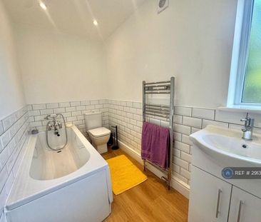 1 bedroom in a house share to rent - Photo 3