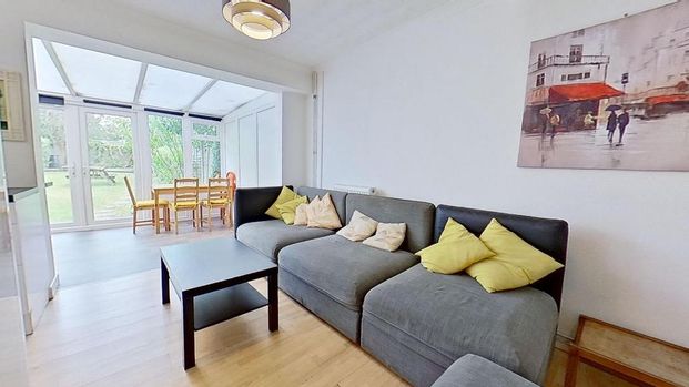 4 bedroom terraced house to rent - Photo 1