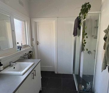 Caulfield North - Photo 6