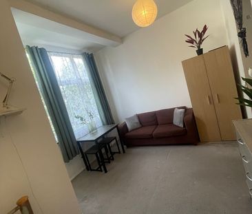 Studio Flat, Hertslet Road, N7 - Photo 1