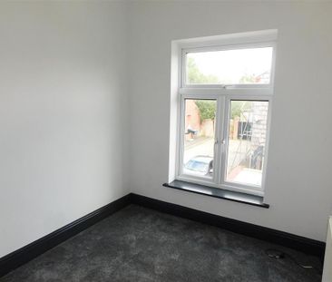 3 bedroom end of terrace house to rent - Photo 6