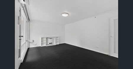 The heart of Burke Road - Photo 2