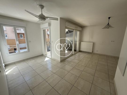 Location Appartement 2 pièces 43m² HYERES 83400 - Photo 1