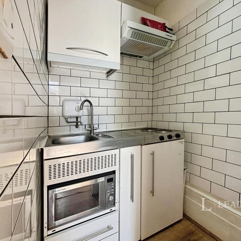 Studio to rent - Photo 1
