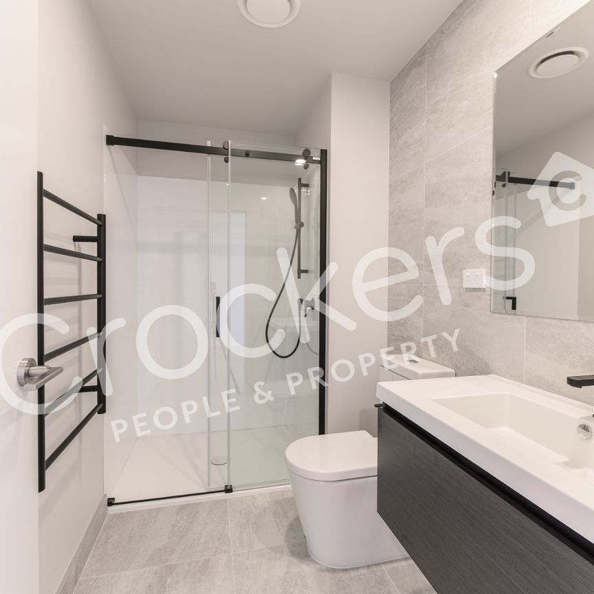 Modern Apartment in Albany with Car Park - Photo 1