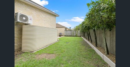 Spacious 3-Bedroom Home + Office - Photo 3