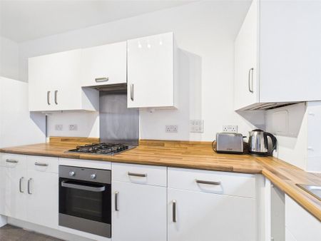 2 bedroom apartment to rent - Photo 2