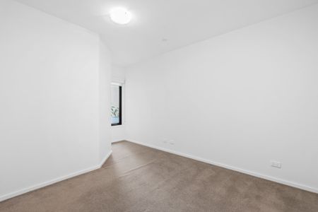 Prime Mitcham Location - Photo 3