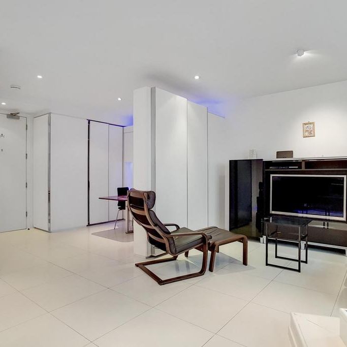 Studio to rent - Photo 1