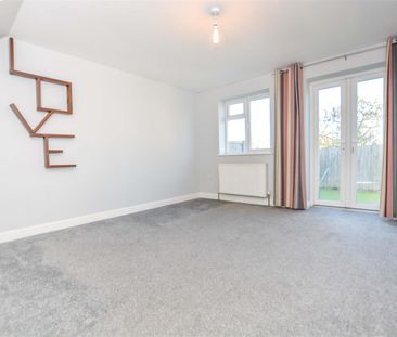 2 bedroom semi-detached for rent - Photo 4