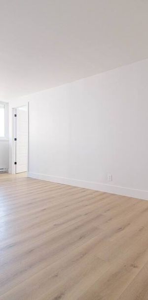 LIBRE - Face Au Collège Bois-de-Boulogne - Photo 1