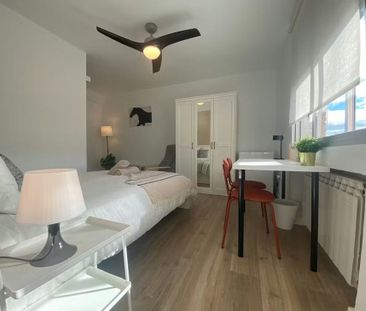 Avenida de Entrevías, Madrid, Community of Madrid 28053 - Photo 1