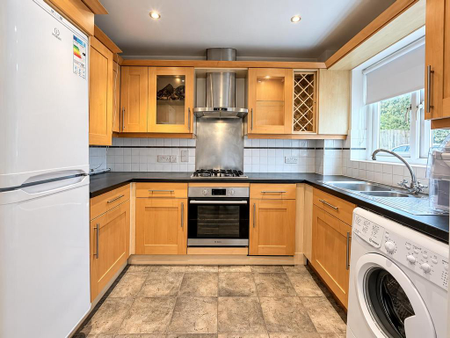 2 bedroom flat to rent - Photo 3