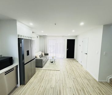 HENDERSON, 3 BEDROOMS - Photo 1