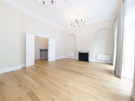 Bright split level period conversion overlooking Onslow Gardens, with wooden floors, high ceilings and private terrace, moments from the amenities of South Kensington. - Photo 3