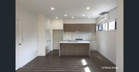 STYLISH, STUNNING & SPACIOUS - Photo 3