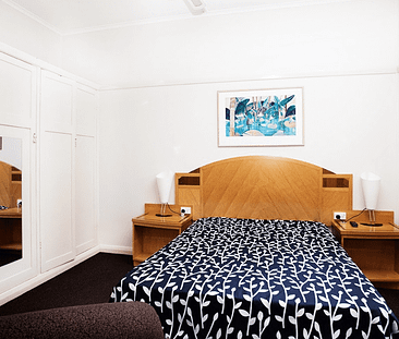 Room 1 / 2 Elizabeth Street, Tighes Hill NSW 2297 - Photo 1