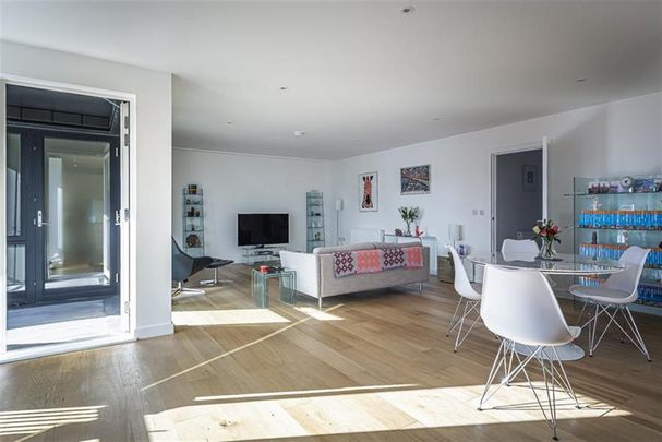 1 bedroom in a flat share to rent - Photo 1