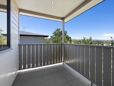 Modern Townhouse in Mowbray - Photo 3