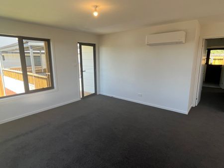 Modern Living - Photo 4