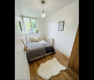 Room in a Shared House, Stunning Double Room In Notting Hill, W10 - Photo 5