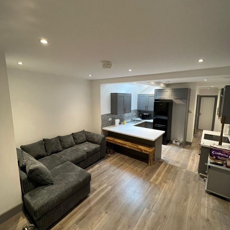 121 Dawlish Road All Bills Included - Photo 1