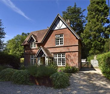 Character cottage offering excellent living space in a charming set... - Photo 6
