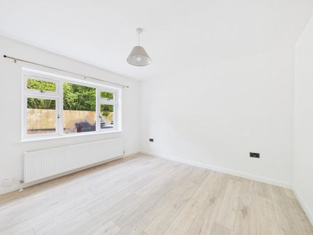 3 bedroom detached house to rent - Photo 5