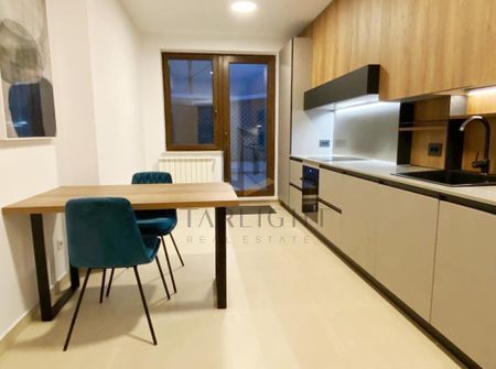 2021 refurbished ground floor 3 bedroom with wide terrace - Fotografie 3