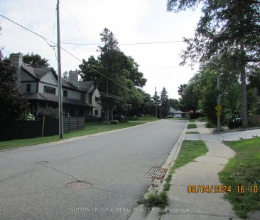 Detached Home For Lease | N9244900 - Photo 4