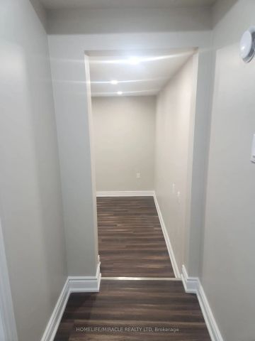 Condo Townhouse For Lease | W9030020 - Photo 3