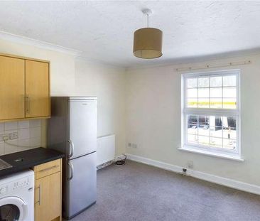 Worting Road, Basingstoke, Hampshire, RG22 - Photo 1