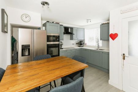 2 bedroom House To Let Total Size: 732 SQ FT - Photo 5