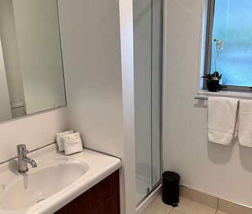 Fully Furnished 2 Bed Hospital Location - Photo 6