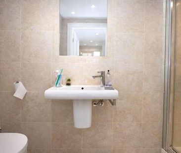 Farnham Road, Guildford, Surrey, GU2 - Photo 5