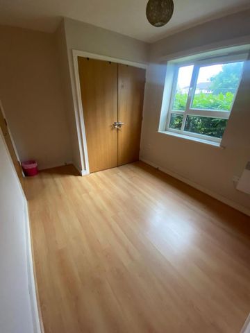 1 bedroom in a flat share to rent - Photo 3