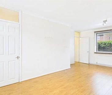 Hind Close, Hainault Chigwell, Essex, IG7 - Photo 3