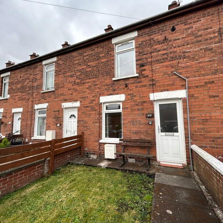 25 Parkgate Crescent, BT4, Belfast - Photo 1